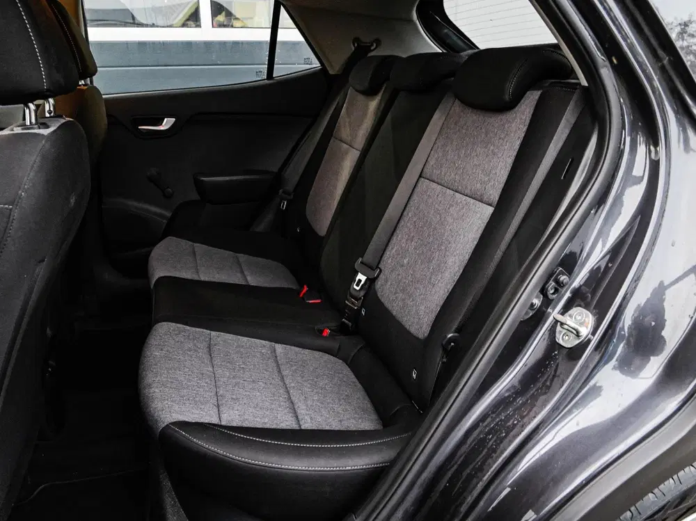 Kia Stonic 1.0 T-GDi DynamicLine uit 2020, foto 6