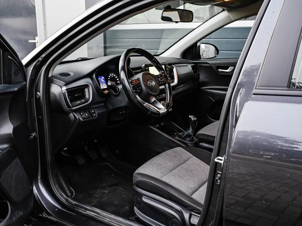 Kia Stonic 1.0 T-GDi DynamicLine uit 2020, foto 7