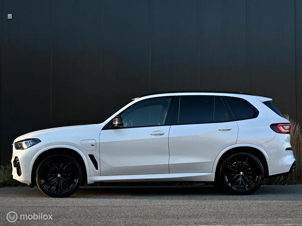 BMW X5 xDrive45e High Executive I Pano I Luchtver uit 2021, foto 2