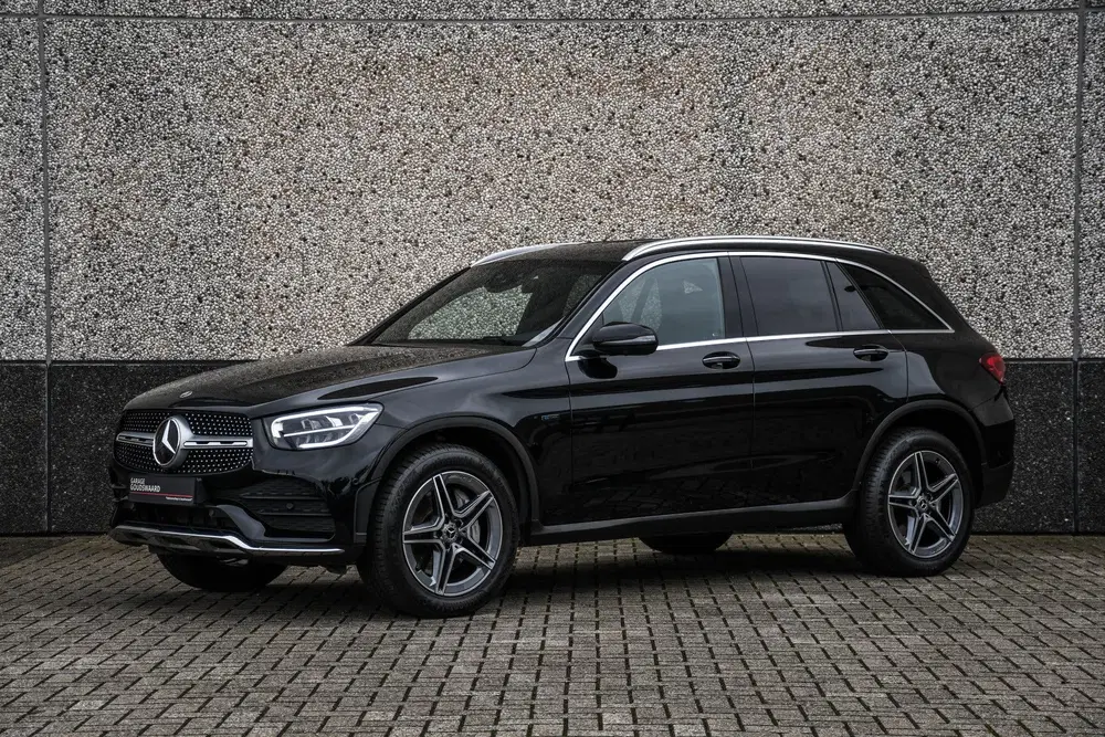 Mercedes-Benz GLC GLC 300e 4MATIC Premium Plus AMG Line uit 2021, foto 2