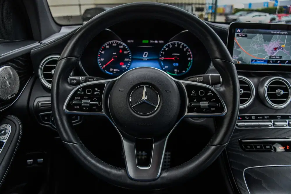 Mercedes-Benz GLC GLC 300e 4MATIC Premium Plus AMG Line uit 2021, foto 8