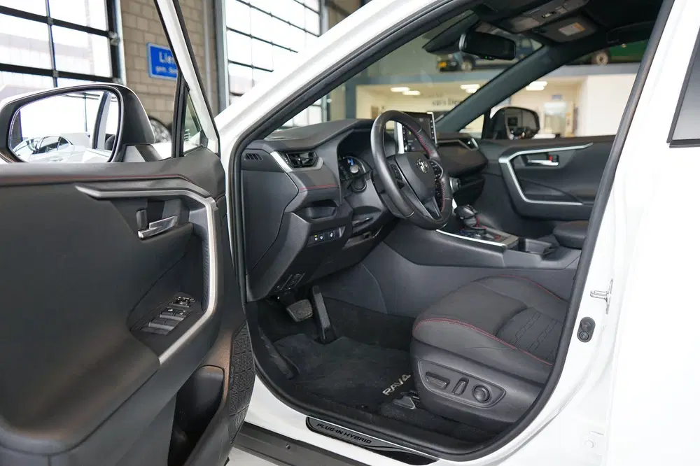 Toyota RAV 4 2.5 Plug-in Hybrid AWD TREKHAAK uit 2021, foto 4