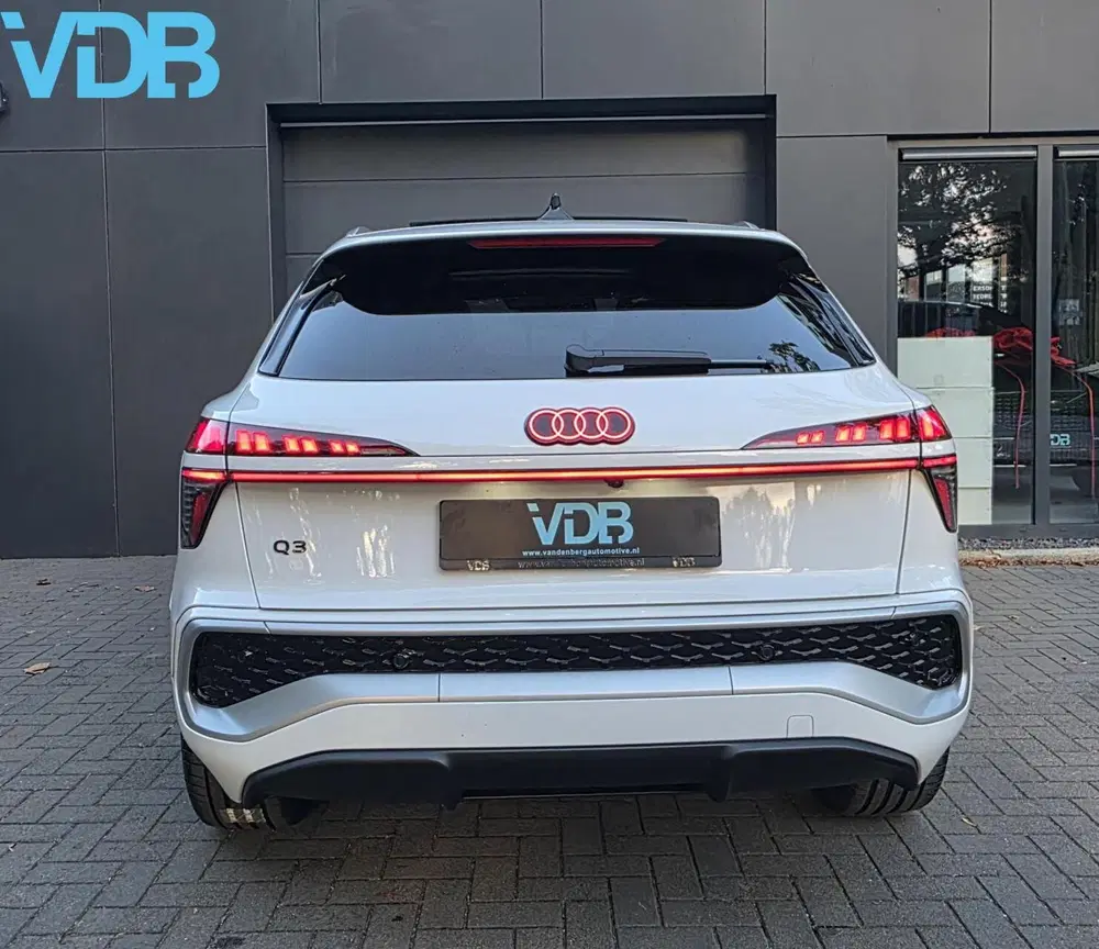 Audi Q3 35 TFSI S-Line PANO SFEER LEDER MATRIX BOM uit 2025, foto 10