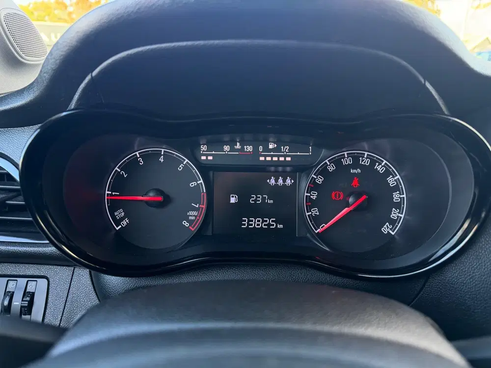 Opel Karl 1.0 ecoFLEX 120 Jaar Edition uit 2019, foto 8