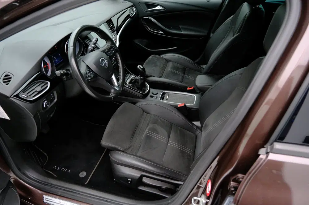 Opel Astra Sports Tourer 1.4 150pk Turbo Innovation L uit 2019, foto 2