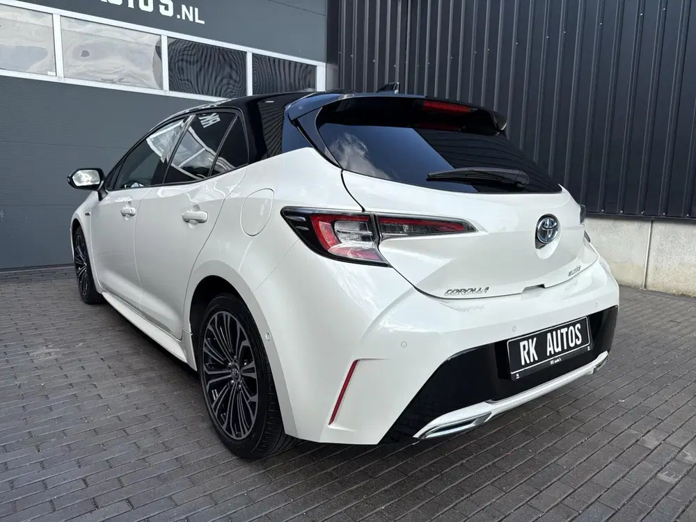 Toyota Corolla 2.0 Hybrid Dynamic uit 2020, foto 2
