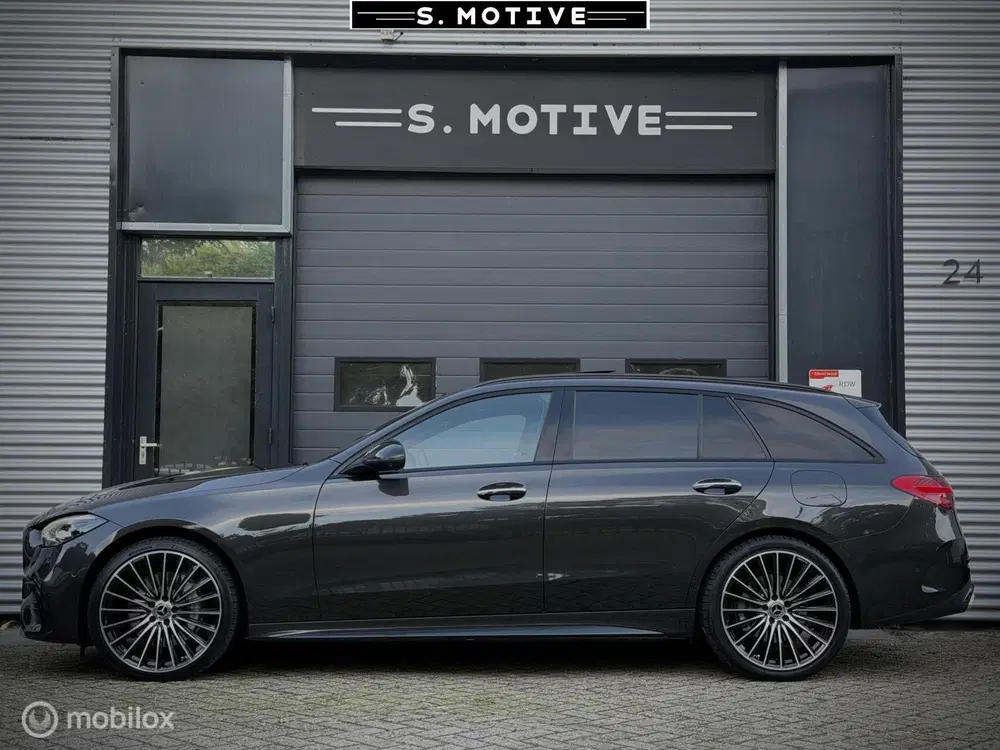 Mercedes-Benz C-Klasse Mercedes C-klasse Estate C300 e AMG Pano B uit 2023, foto 2