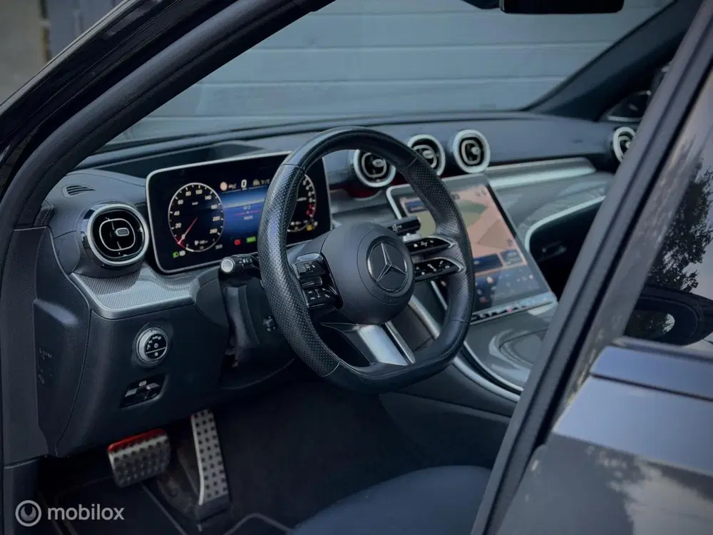 Mercedes-Benz C-Klasse Mercedes C-klasse Estate C300 e AMG Pano B uit 2023, foto 4