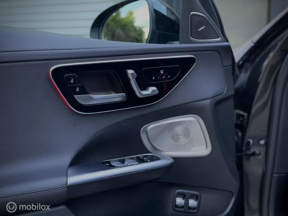 Mercedes-Benz C-Klasse Mercedes C-klasse Estate C300 e AMG Pano B uit 2023, foto 6