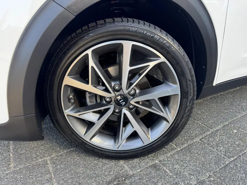 Kia Niro 1.6 GDi Hybrid DynamicLine Style Pack 18 I uit 2021, foto 2