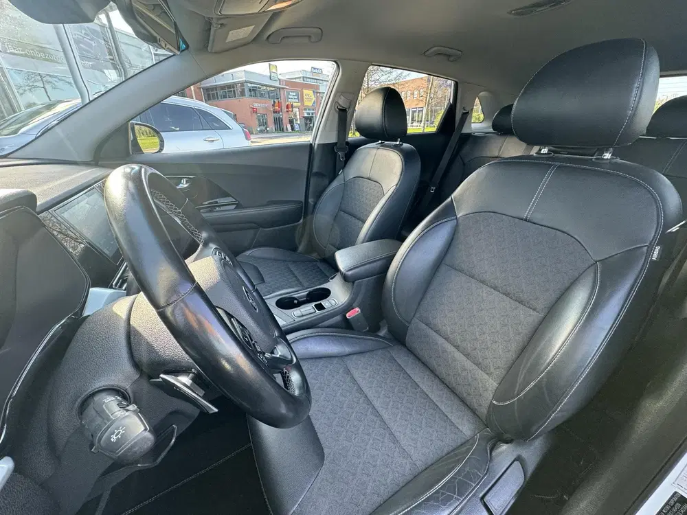 Kia Niro 1.6 GDi Hybrid DynamicLine Style Pack 18 I uit 2021, foto 6