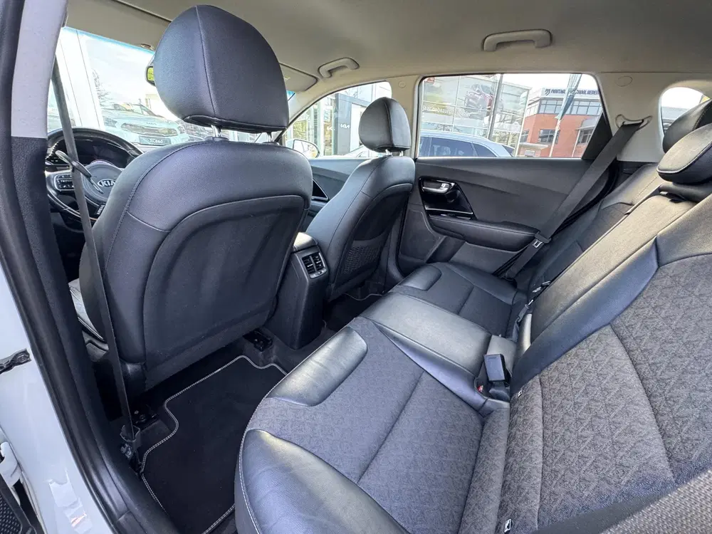 Kia Niro 1.6 GDi Hybrid DynamicLine Style Pack 18 I uit 2021, foto 9