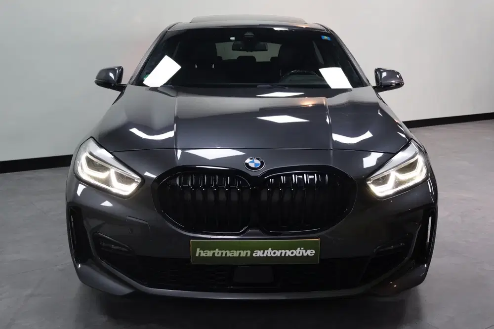 BMW 1-serie 118i High Executive uit 2020, foto 2