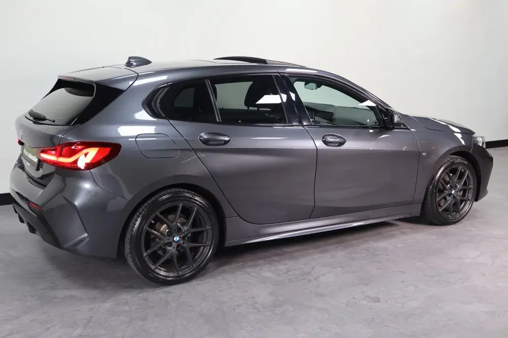 BMW 1-serie 118i High Executive uit 2020, foto 3