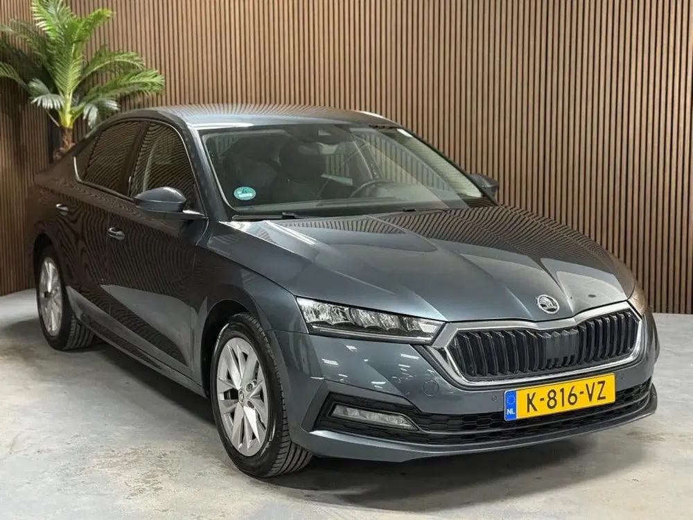 Skoda Octavia . 1.0 e-TSI BnsEdition. uit 2021, foto 2