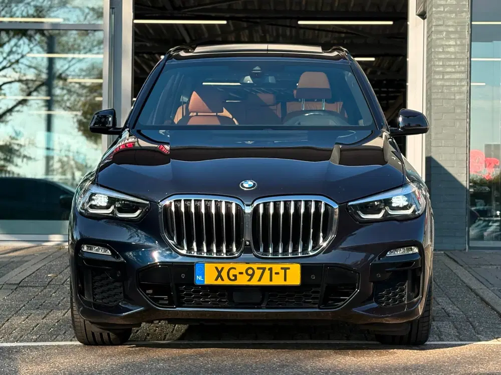 BMW X5 XDrive40i High Executive M-PAKKET PANO-DAK uit 2019, foto 2