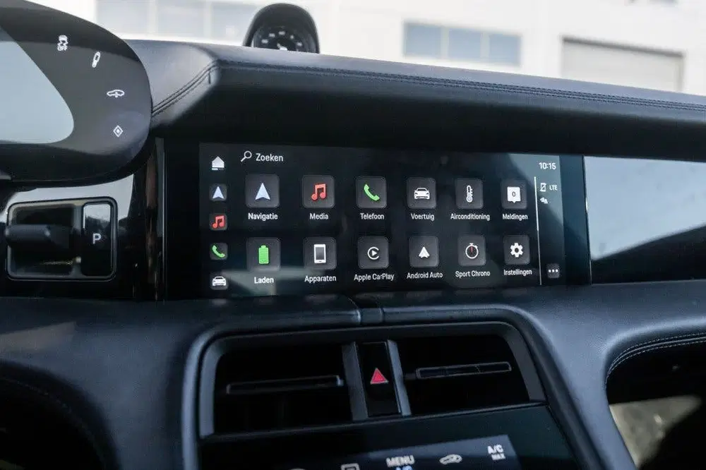 Porsche Taycan 4S uit 2020, foto 11