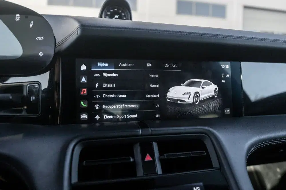 Porsche Taycan 4S uit 2020, foto 13