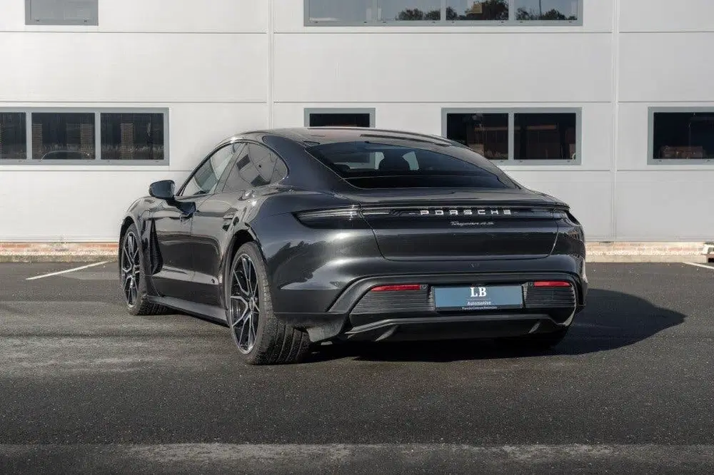 Porsche Taycan 4S uit 2020, foto 6