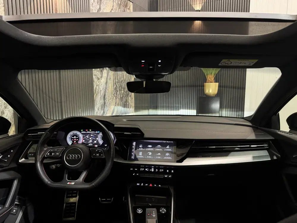Audi A3 45 TFSI e 3x S-line Competition uit 2023, foto 2