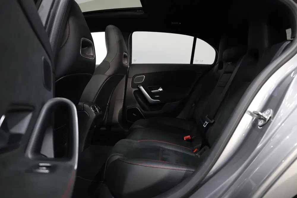 Mercedes-Benz A-Klasse AMG 45 4MATIC+ MULTIBEAM uit 2020, foto 11