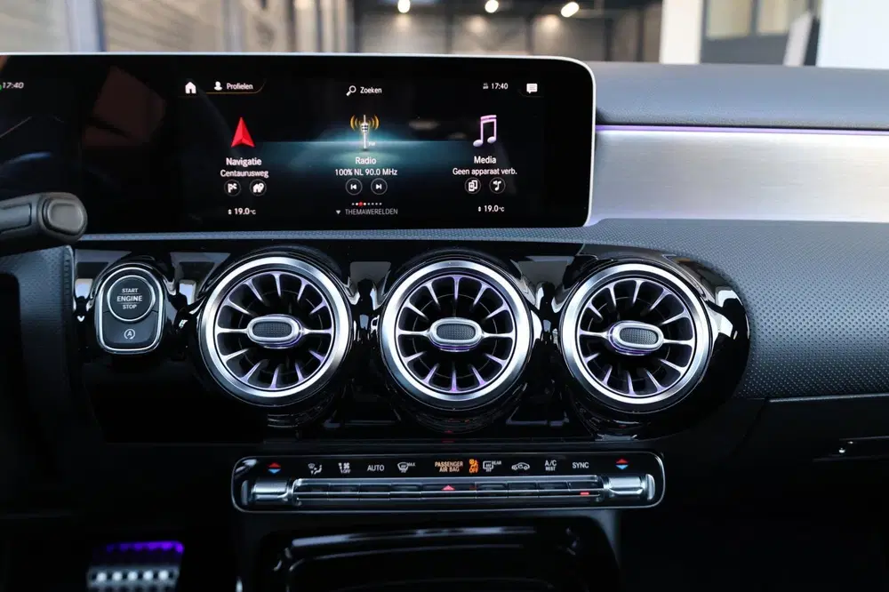 Mercedes-Benz A-Klasse AMG 45 4MATIC+ MULTIBEAM uit 2020, foto 13