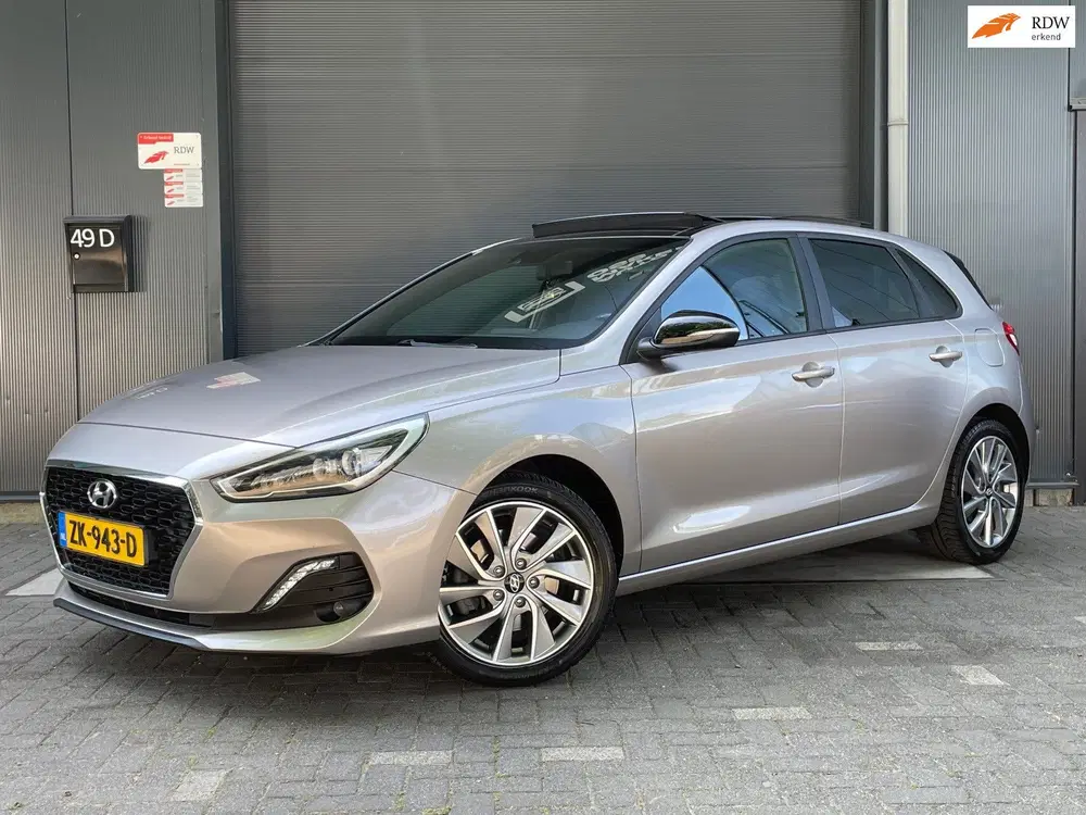 Hyundai i30 1.4 T-GDI Comfort CARPLAY PANO LED CAMERA uit 2019