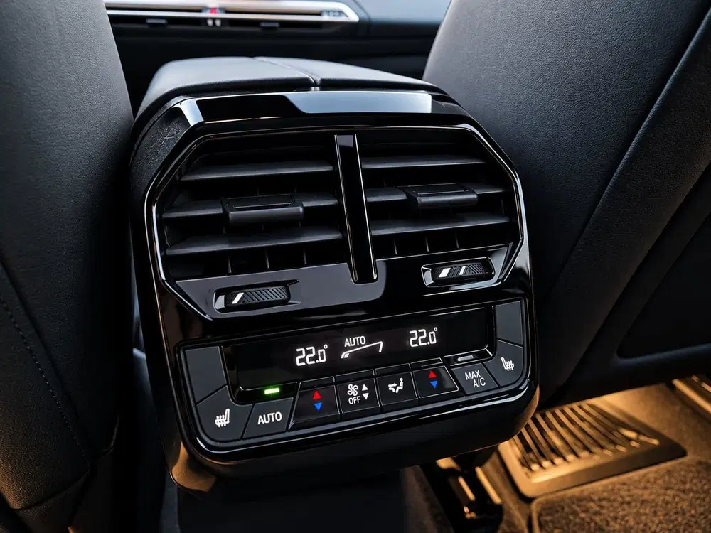 BMW iX XDrive50 High Executive 112 kWh Dealer Oh uit 2022, foto 14