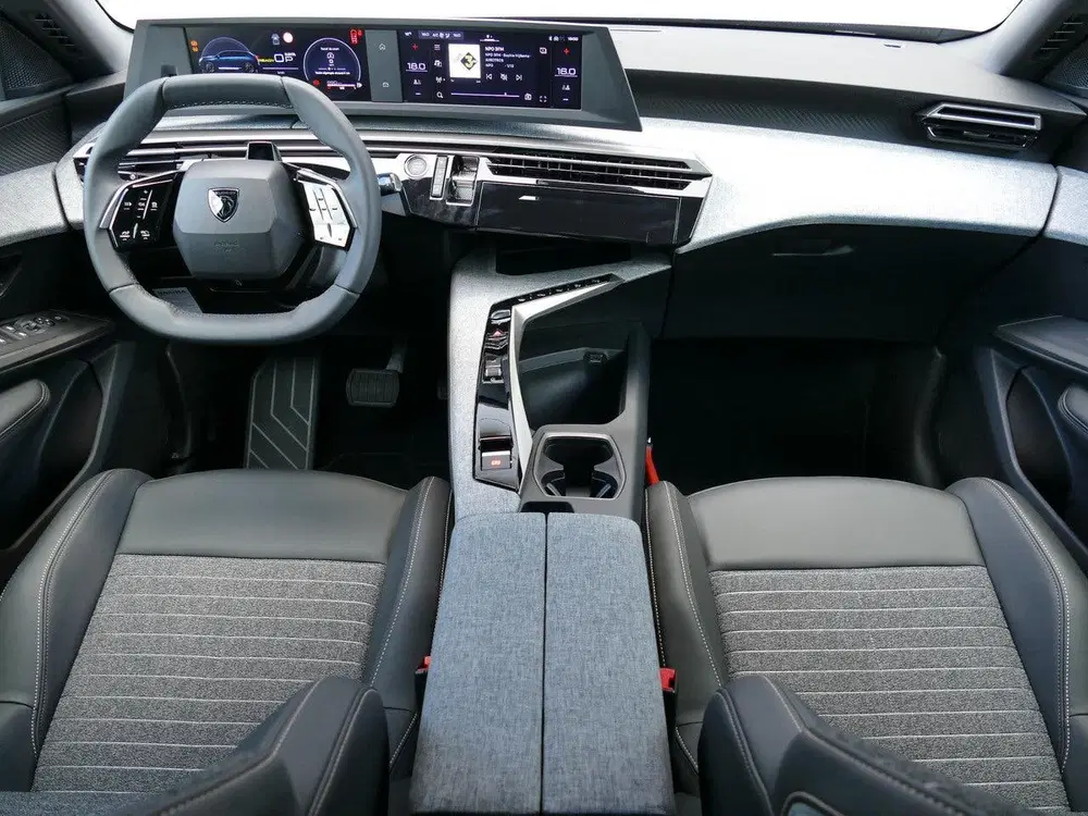 Peugeot 5008 1.6 Plug-in Hybrid 195 Allure 7p uit 2026, foto 9