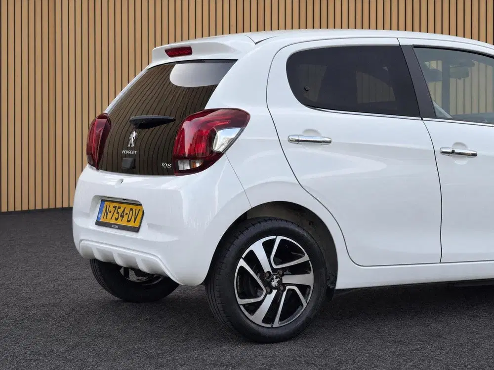 Peugeot 108 1.0 e-VTi Allure uit 2021, foto 10