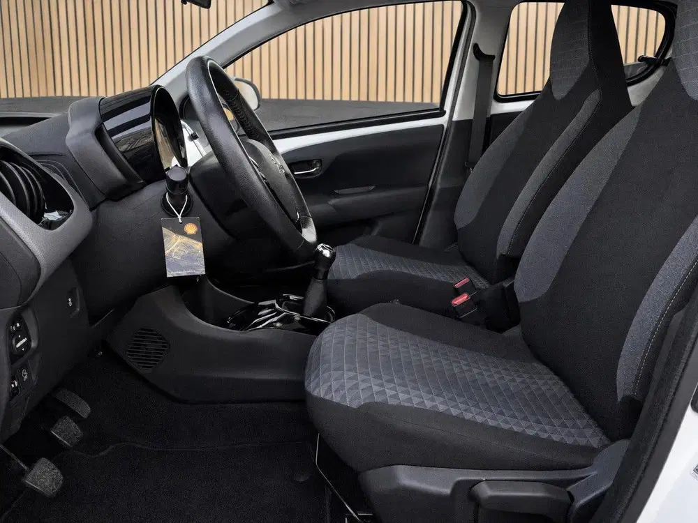 Peugeot 108 1.0 e-VTi Allure uit 2021, foto 12