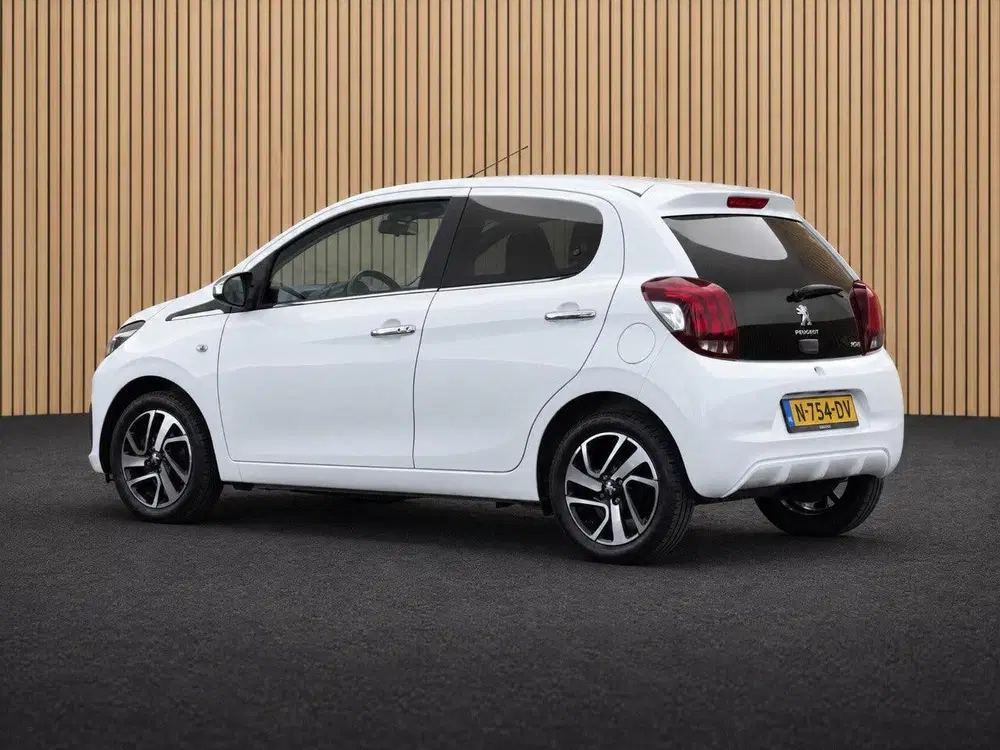 Peugeot 108 1.0 e-VTi Allure uit 2021, foto 2