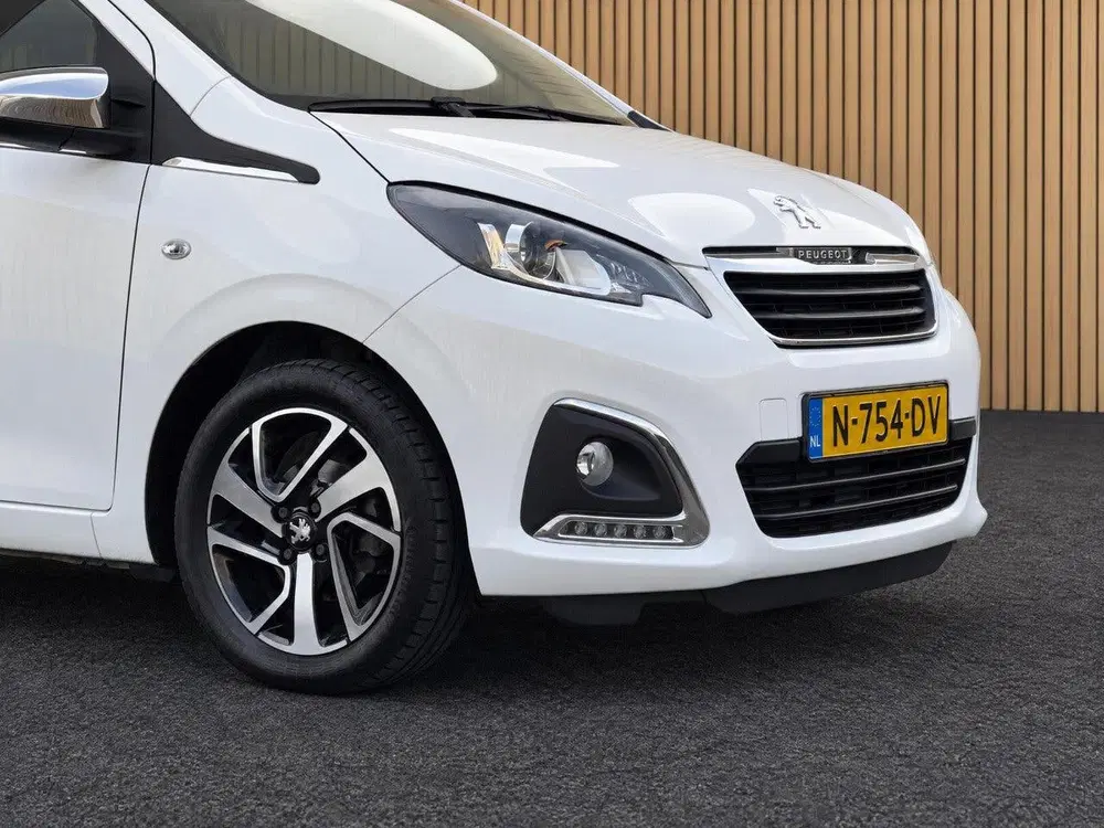 Peugeot 108 1.0 e-VTi Allure uit 2021, foto 9