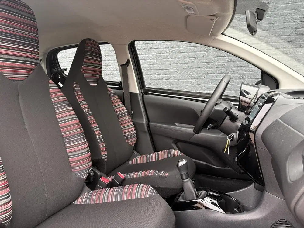 Citroën C1 1.0 VTi Shine uit 2021, foto 13