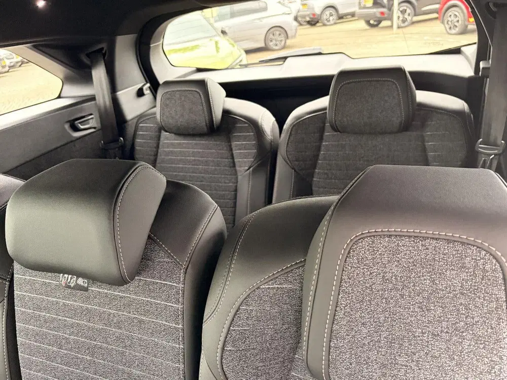 Peugeot 5008 Allure Long Range 97 kWh 7p uit 2026, foto 14