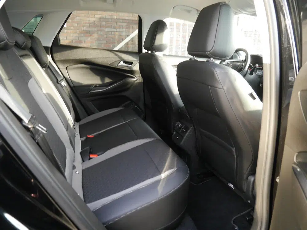 Opel Grandland 1.6 Turbo Hybrid Business Elegance uit 2021, foto 11