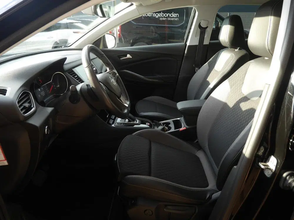 Opel Grandland 1.6 Turbo Hybrid Business Elegance uit 2021, foto 8
