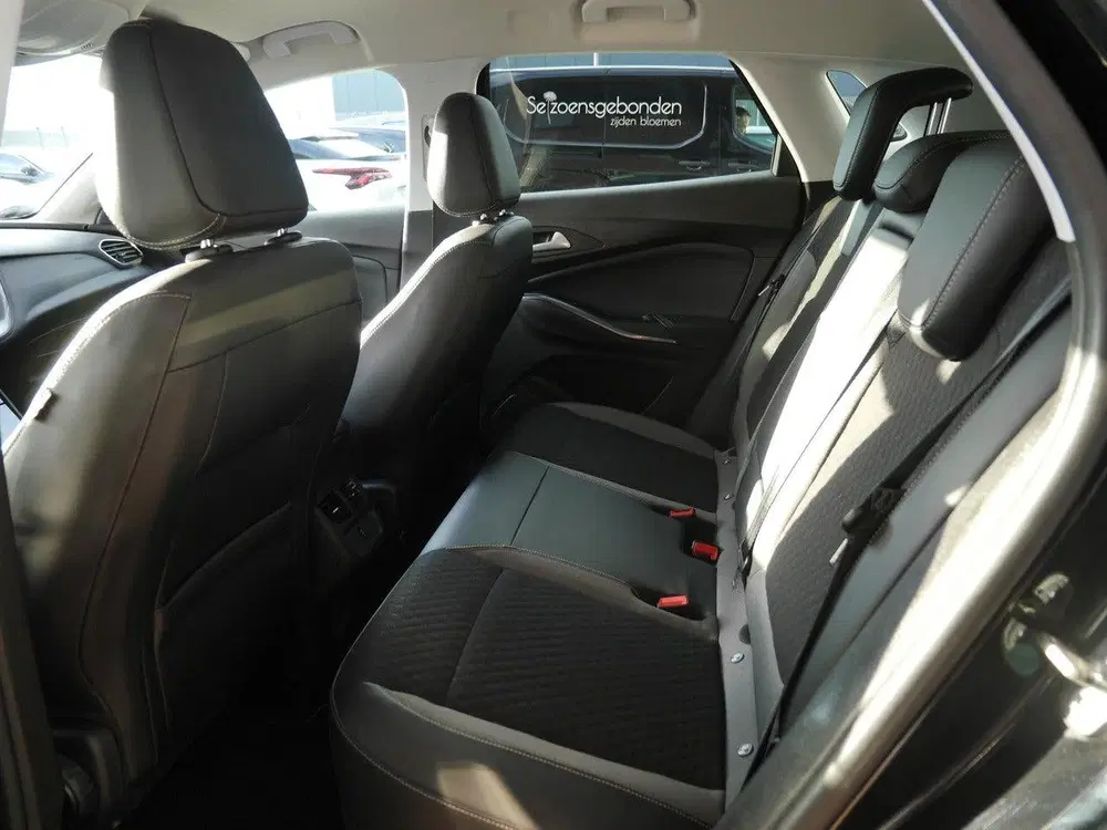 Opel Grandland 1.6 Turbo Hybrid Business Elegance uit 2021, foto 9