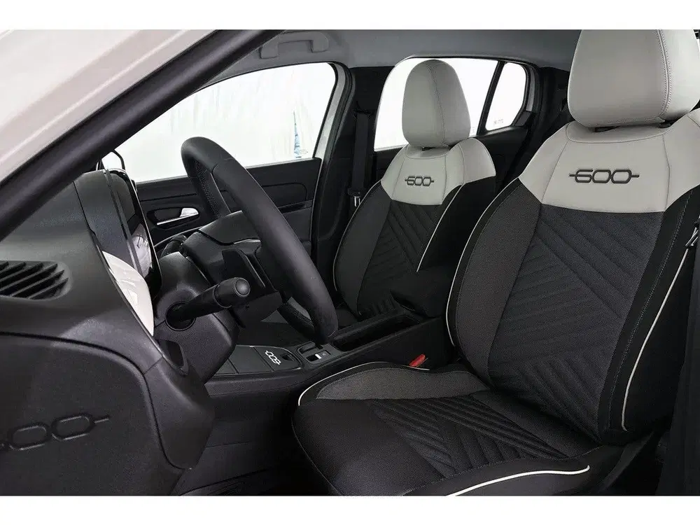Fiat 600 1.2 Hybrid Icon Stoelverwarming Camera Key uit 2026, foto 6