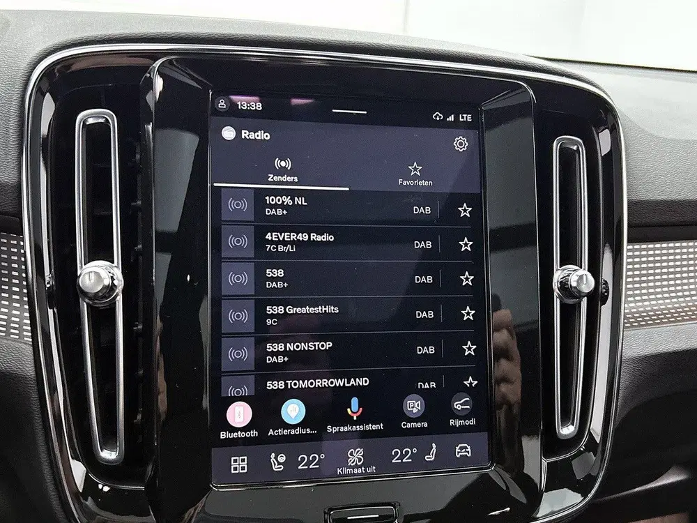 Volvo XC40 230pk Recharge Pro Automaat uit 2022, foto 15