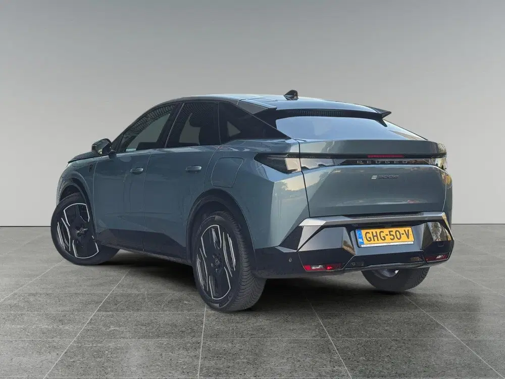 Peugeot 3008 GT Avantage 73kWh 210pk uit 2024, foto 3