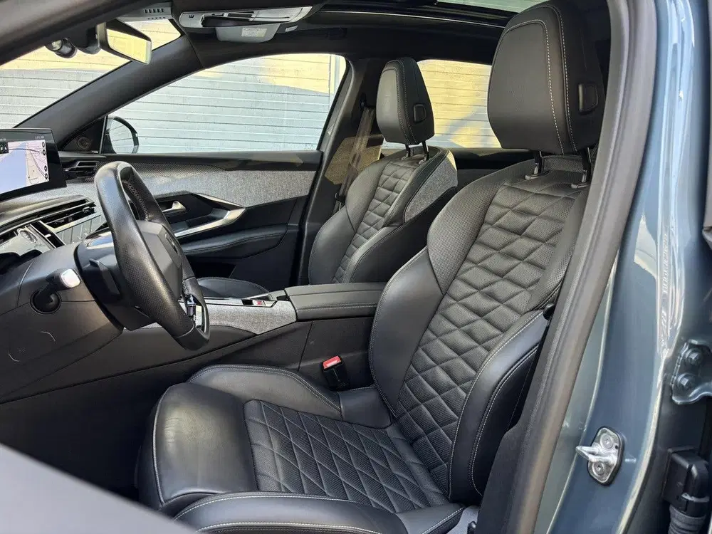 Peugeot 3008 GT Avantage 73kWh 210pk uit 2024, foto 9