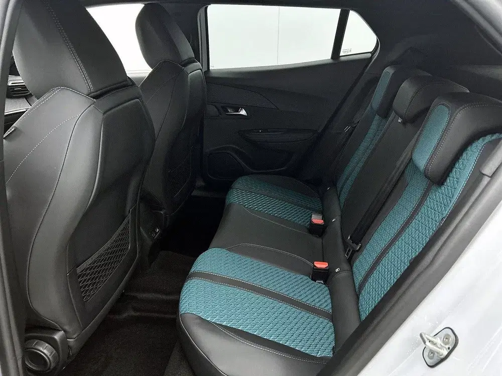 Peugeot 2008 1.2 Envy 110pk Automaat uit 2026, foto 13