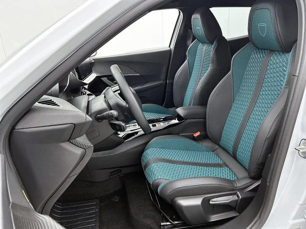 Peugeot 2008 1.2 Envy 110pk Automaat uit 2026, foto 9