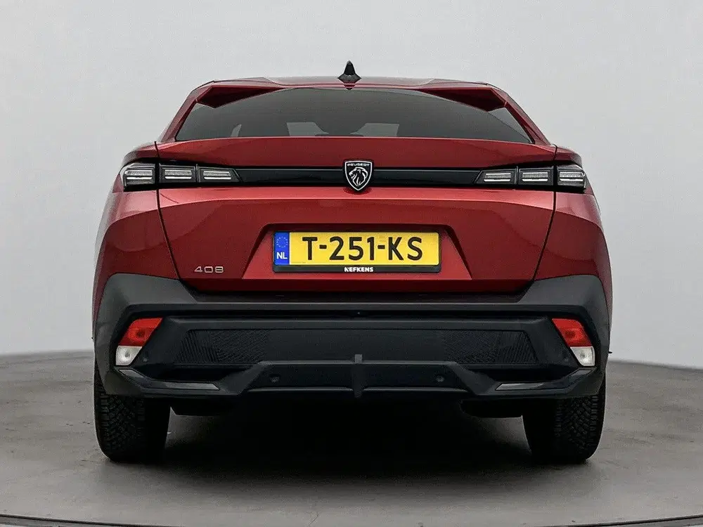 Peugeot 408 Automaat 130pk Allure Pack uit 2023, foto 3