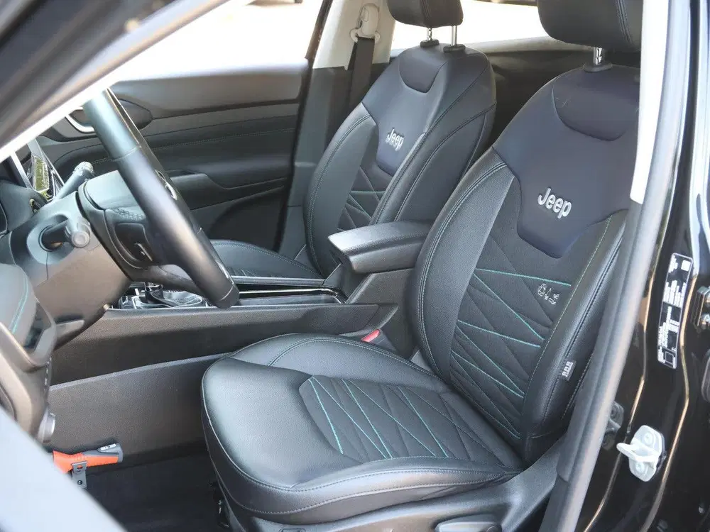 Jeep Compass 240pk Plug-in Hybrid Upland uit 2023, foto 13