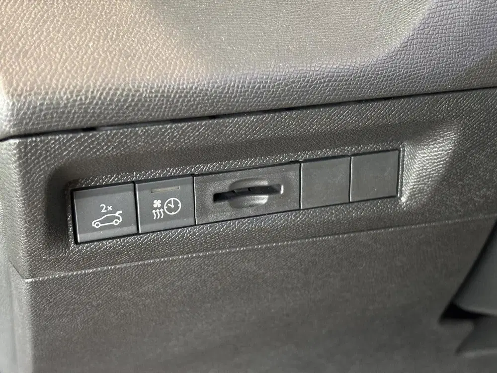 Peugeot 408 e-408 GT Exclusive 58 kWh uit 2026, foto 11