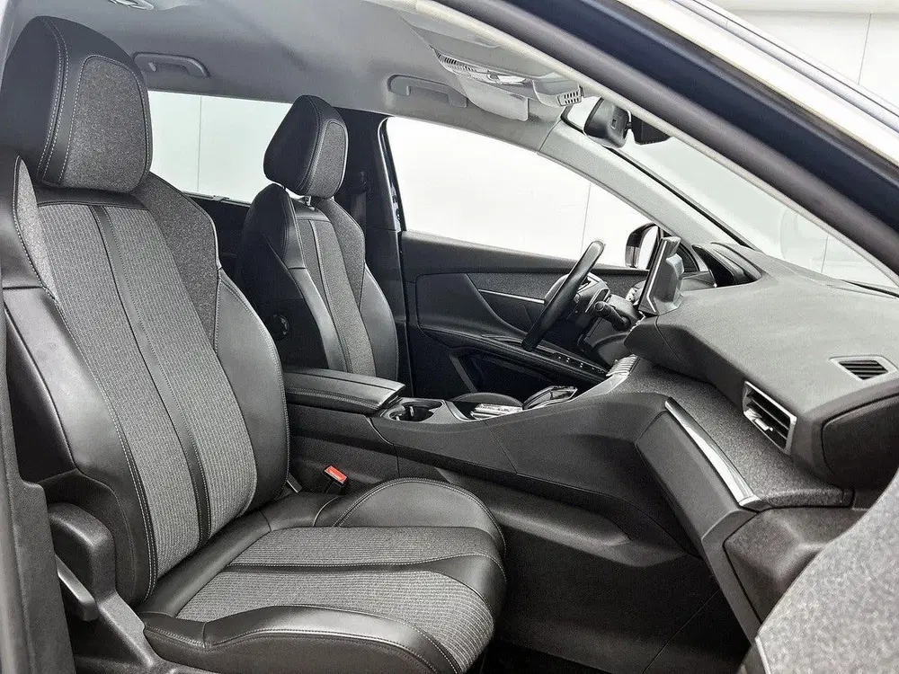 Peugeot 5008 130pk Allure Pack Automaat uit 2021, foto 14
