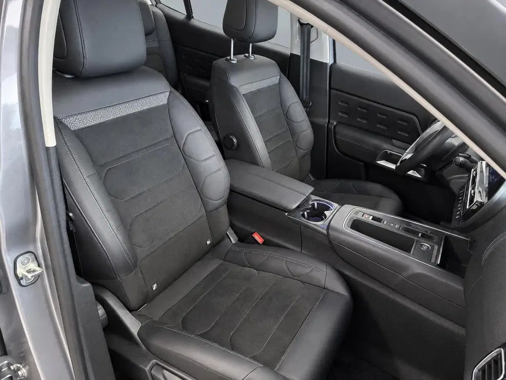 Citroën C5 Aircross 1.2 Hybrid 136 ë-Series (bj 2024) uit 2024, foto 15