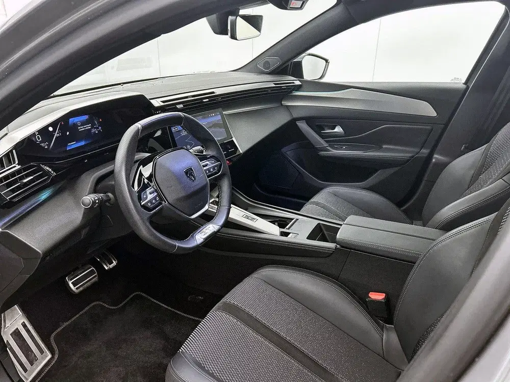 Peugeot 308 SW GT 130pk Automaat uit 2024, foto 11